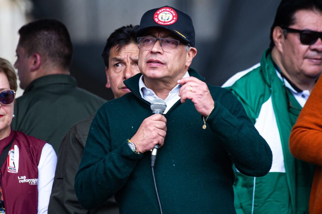 presidente-da-colombia-convoca-revolta-popular-contra-o-senado