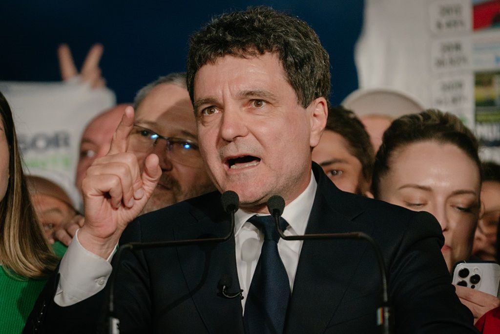 pesquisas-apontam-vitoria-de-centrista-pro-ue-na-romenia