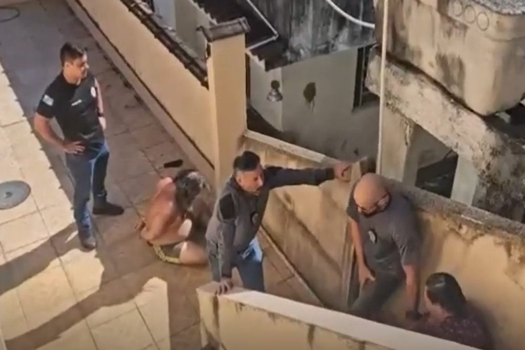 irmaos-que-esconderam-corpo-de-pai-apodrecido-em-casa-vao-ficar-presos
