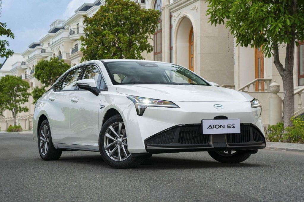 gac-aion-es-tem-apenas-dois-airbags-e-e-quase-um-santana-moderno-a-r$-169.990