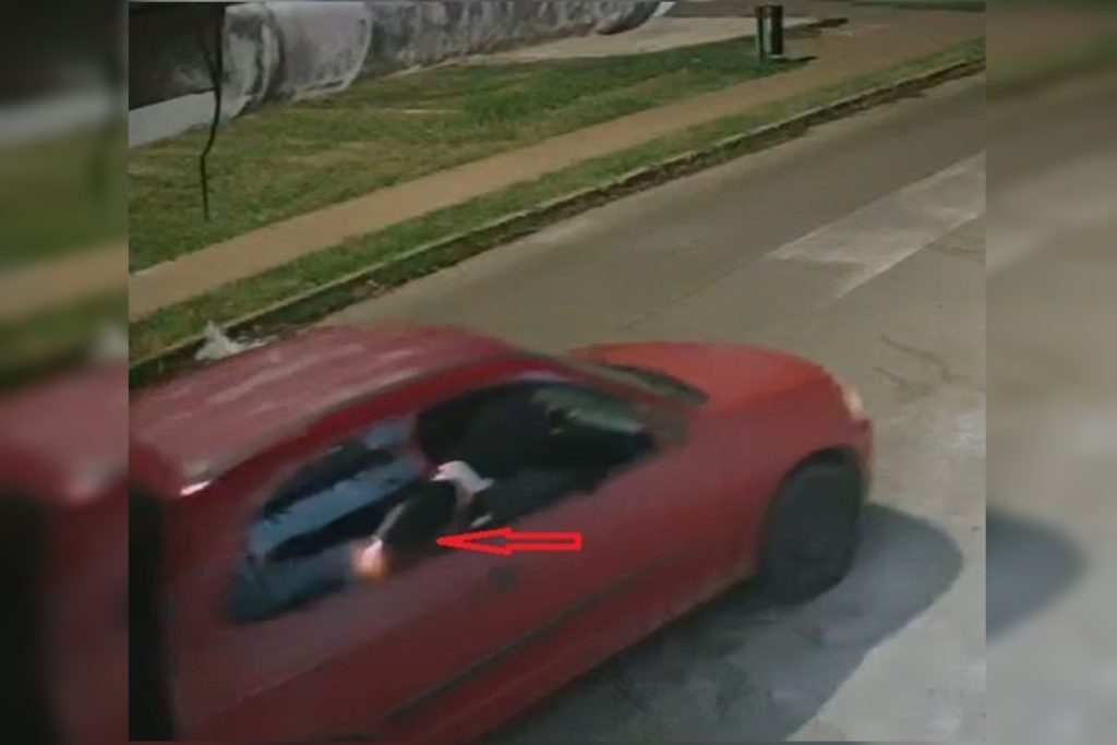 video-mostra-momento-em-que-atirador-dispara-contra-dois-rivais-no-df