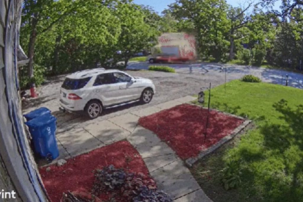 caminhao-com-gas-propano-explode-e-danifica-residencias-nos-eua.-video