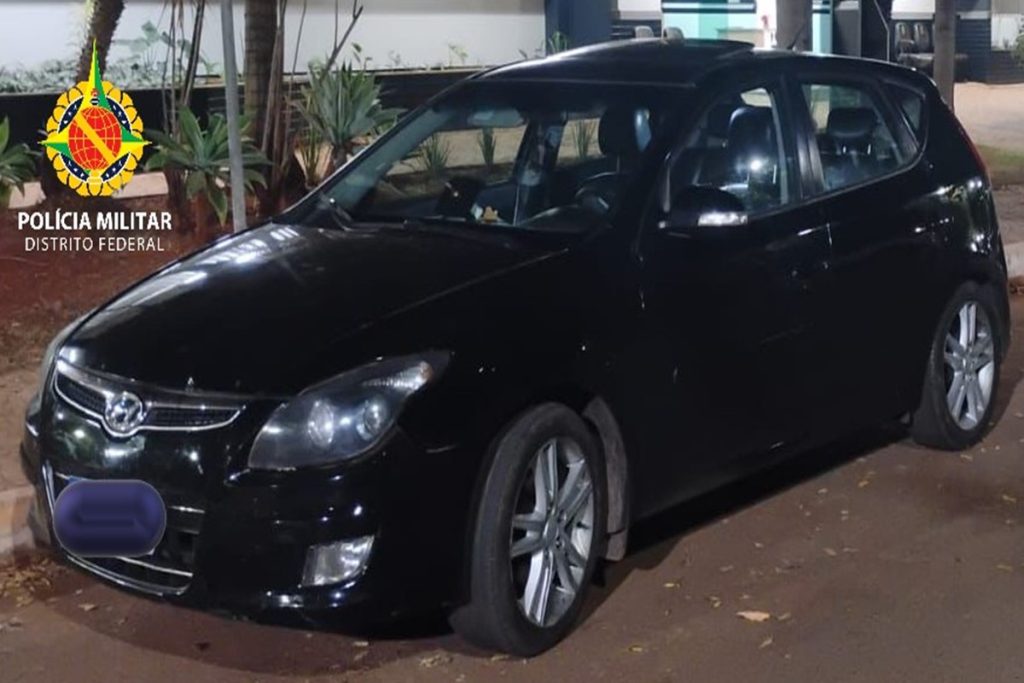 drogas-no-carro:-motorista-foge-de-blitz-em-marcha-a-re-e-acaba-preso