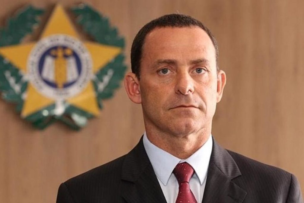 stj-manda-soltar-allan-turnowski,-ex-secretario-da-policia-civil-do-rj