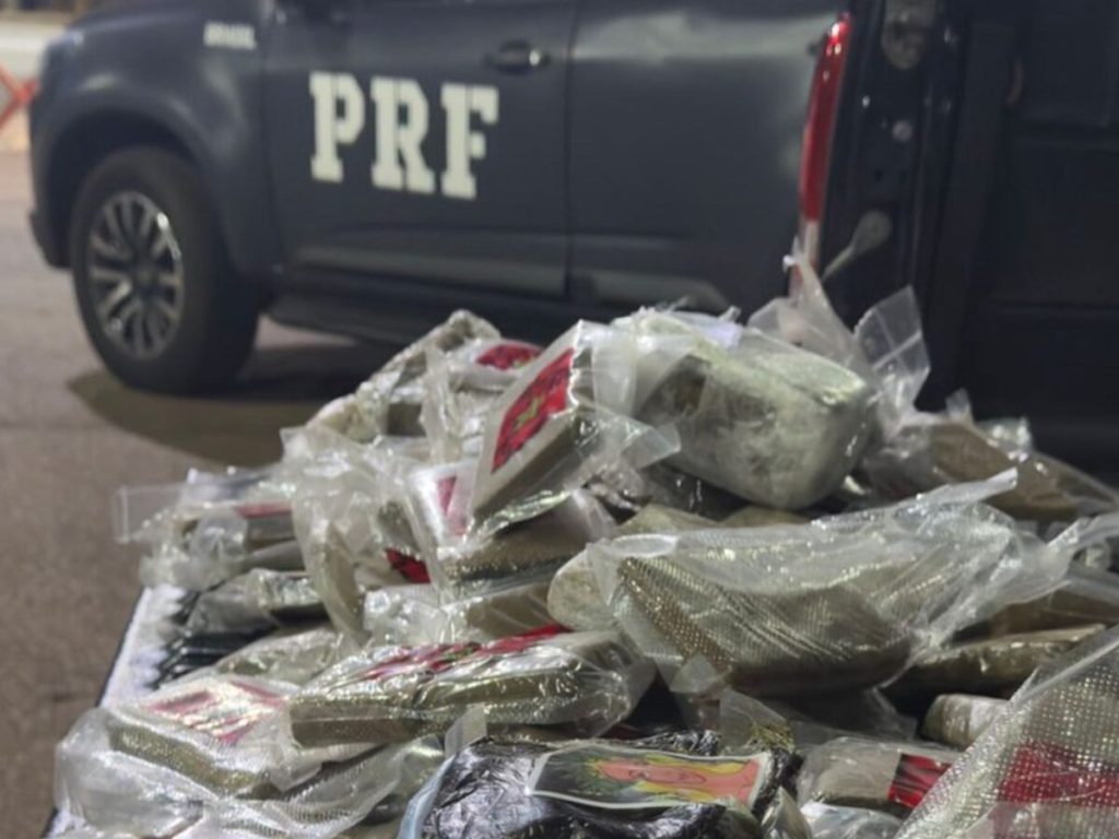 cheiro-de-maconha-leva-prf-a-apreender-28-kg-de-haxixe-em-caminhonete