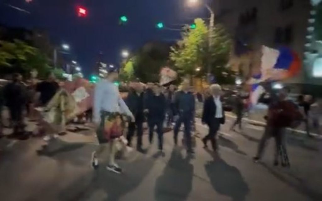 servia:-protestos-contra-presidente-vucic-continuam-em-todo-o-pais