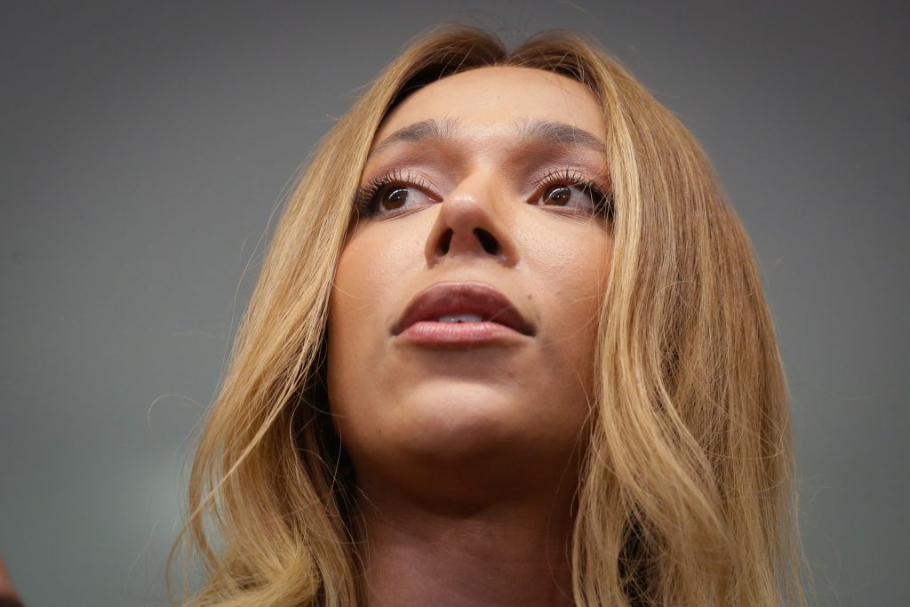 erika-hilton-pede-prisao-de-conselheira:-“nojento,-desumano,-cruel”