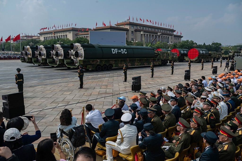 china-mostra-missil-nuclear-capaz-de-atingir-qualquer-ponto-no-planeta