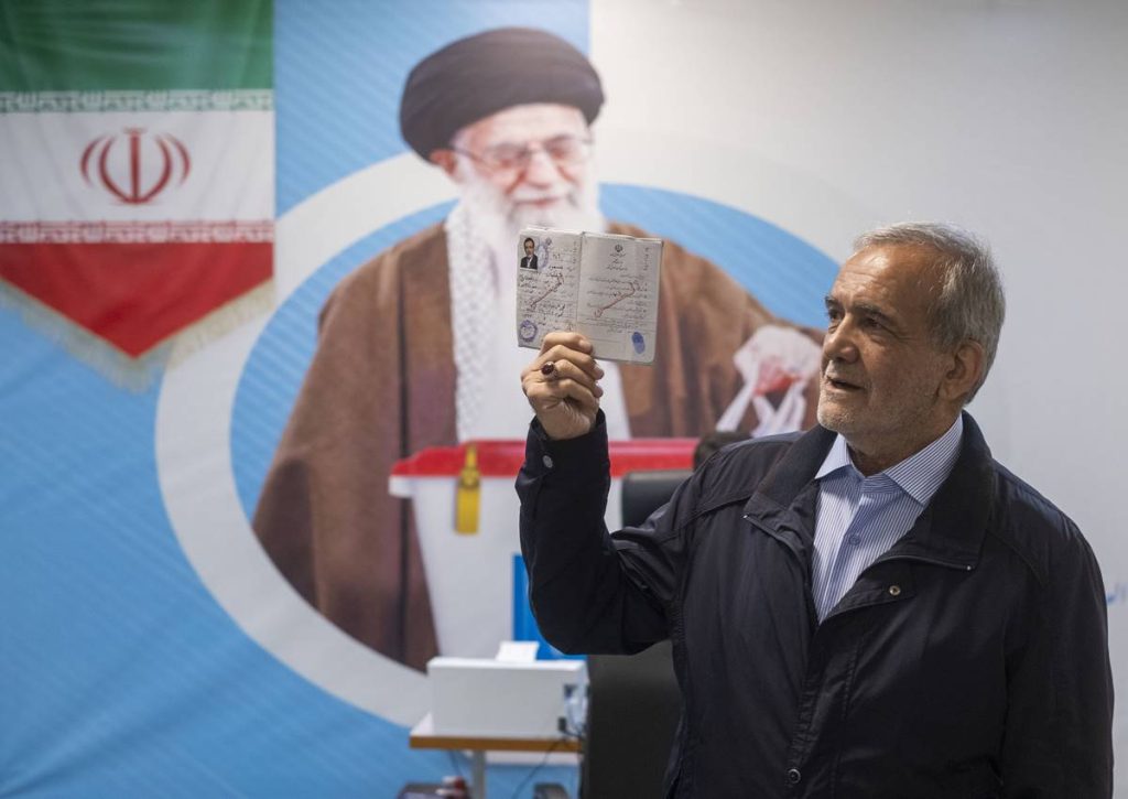 presidente-do-ira-pede-mecanismo-no-brics-para-lidar-com-sancoes
