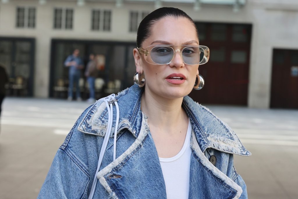 jessie-j-altera-show-no-brasil-em-meio-a-tratamento-contra-cancer