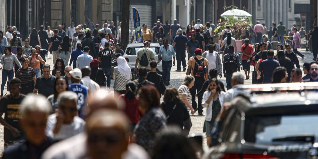 mais-de-6,5-milhoes-de-familias-deixaram-linha-da-pobreza-em-2-anos
