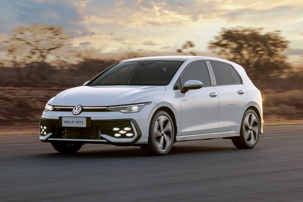 vw-golf-gti-vende-350-unidades-em-dois-dias-e-ha-mais-400-clientes-na-fila