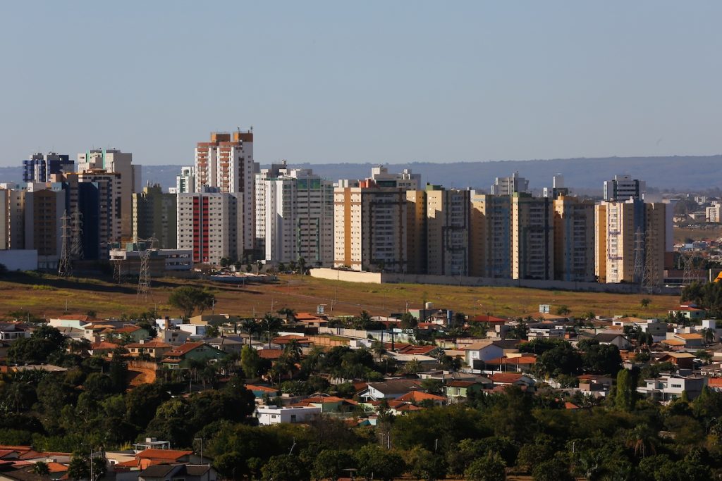 homem-e-preso-apos-colocar-fogo-em-area-de-mata-no-df