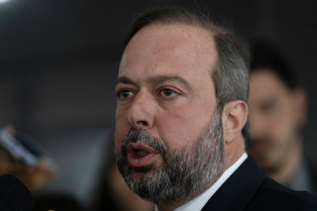 silveira-defende-rever-politica-sobre-uso-de-energia-nuclear