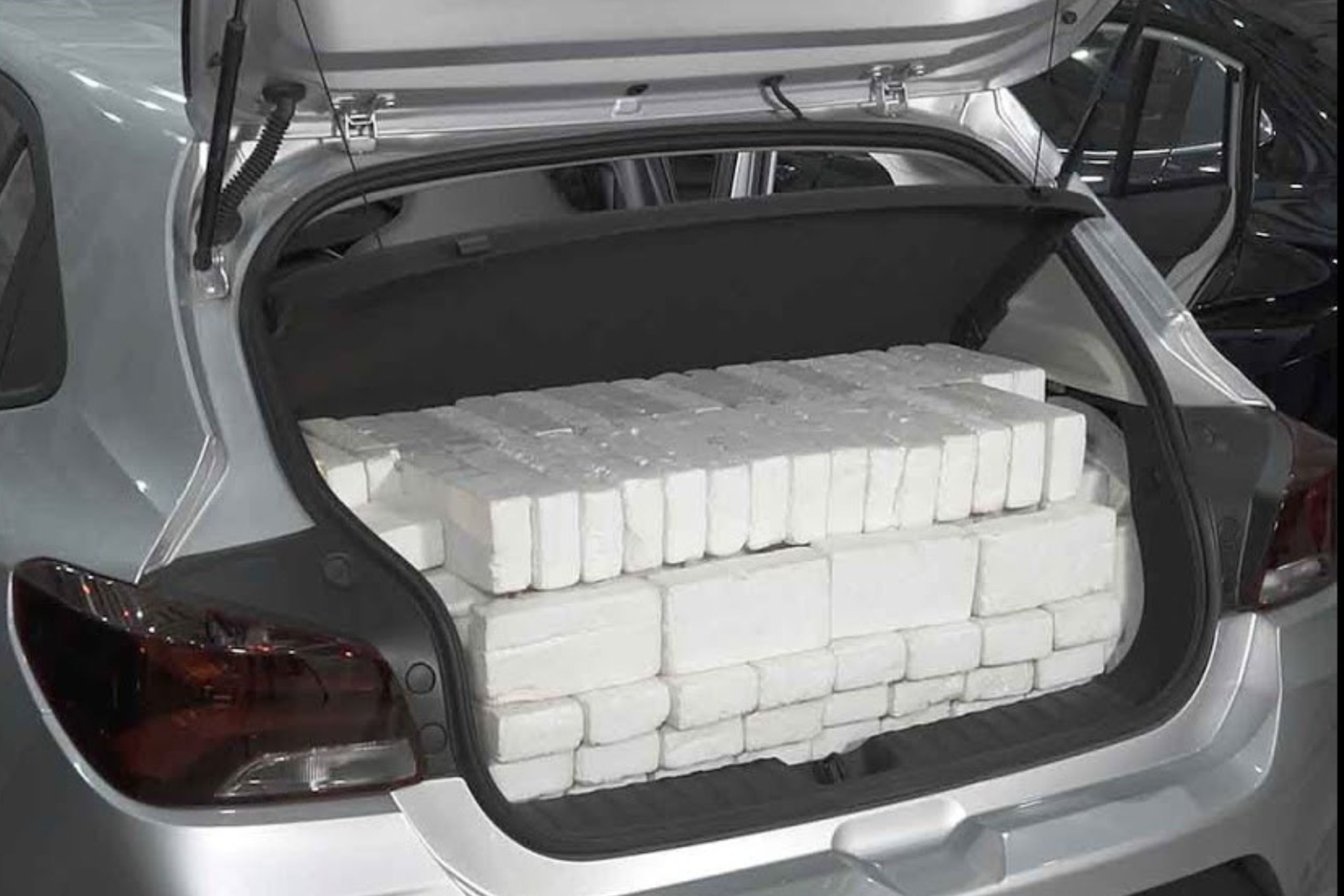 um-mesmo-carro-pode-ter-dois-tamanhos-de-porta-malas?-entenda-essa-polemica um-mesmo-carro-pode-ter-dois-tamanhos-de-porta-malas?-entenda-essa-polemica