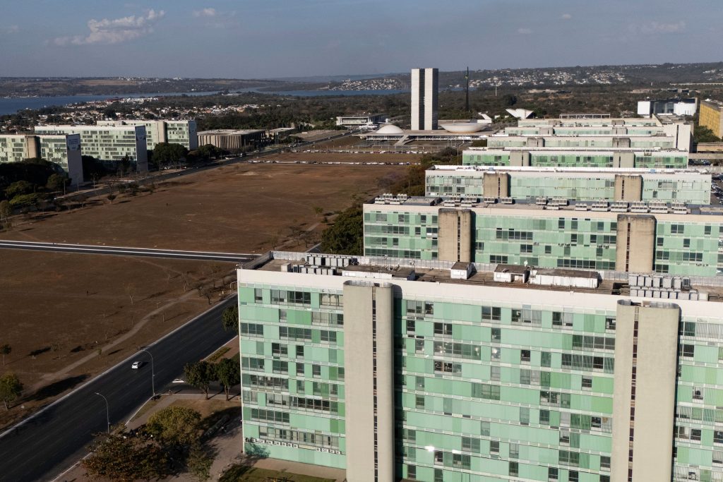 esplanada-dos-ministerios-ganha-nova-faixa-de-pedestres;-saiba-aonde