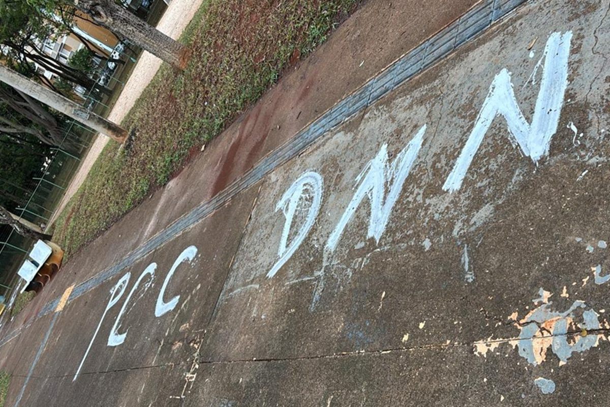 “pichador-do-pcc”-mora-dentro-de-carro-e-ficou-15-anos-preso-na-papuda “pichador-do-pcc”-mora-dentro-de-carro-e-ficou-15-anos-preso-na-papuda