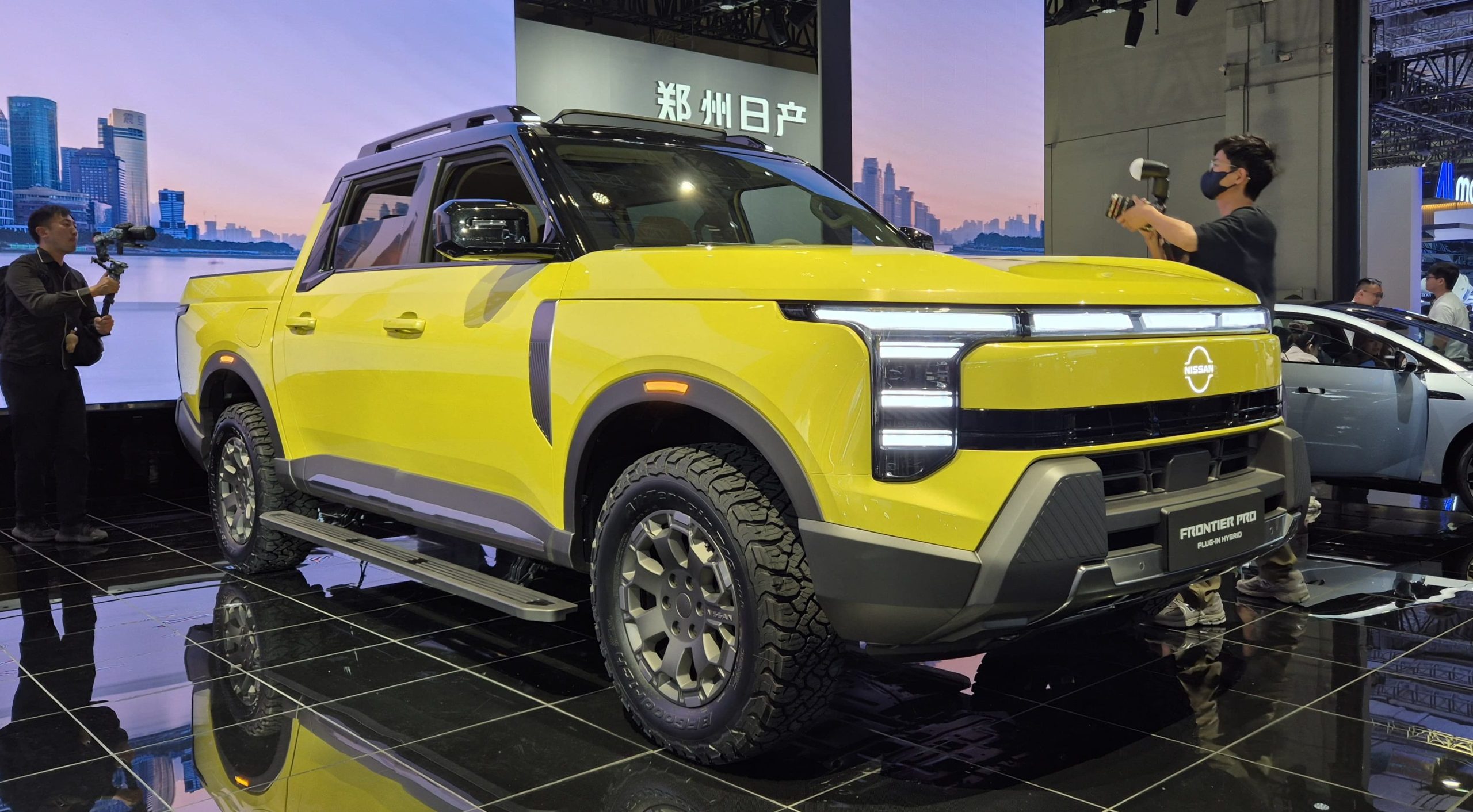nissan-frontier-hibrida-plug-in-quer-ser-global-e-tem-interior-extravagante nissan-frontier-hibrida-plug-in-quer-ser-global-e-tem-interior-extravagante