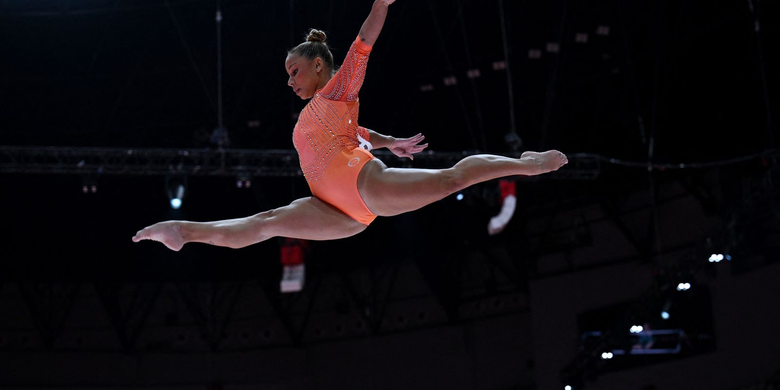 flavia-saraiva-vai-a-final-da-trave-no-mundial-de-ginastica-artistica flavia-saraiva-vai-a-final-da-trave-no-mundial-de-ginastica-artistica
