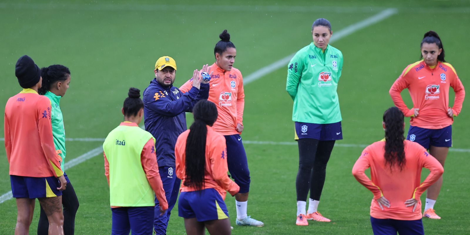selecao-feminina-realiza-primeiro-treino-para-amistosos-na-europa selecao-feminina-realiza-primeiro-treino-para-amistosos-na-europa