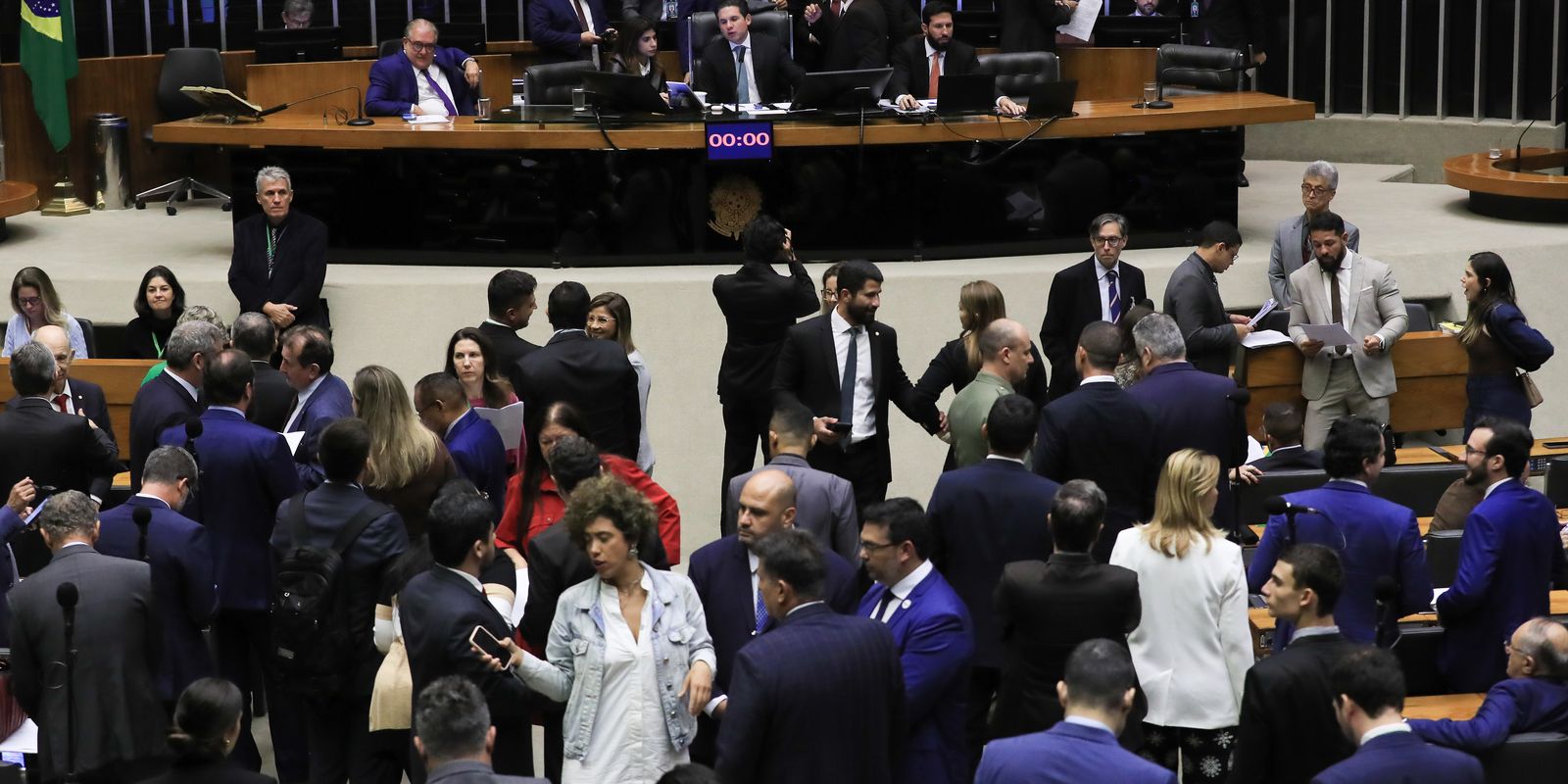 camara-aumenta-penas-para-crimes-como-extorsao-e-escudo-humano camara-aumenta-penas-para-crimes-como-extorsao-e-escudo-humano