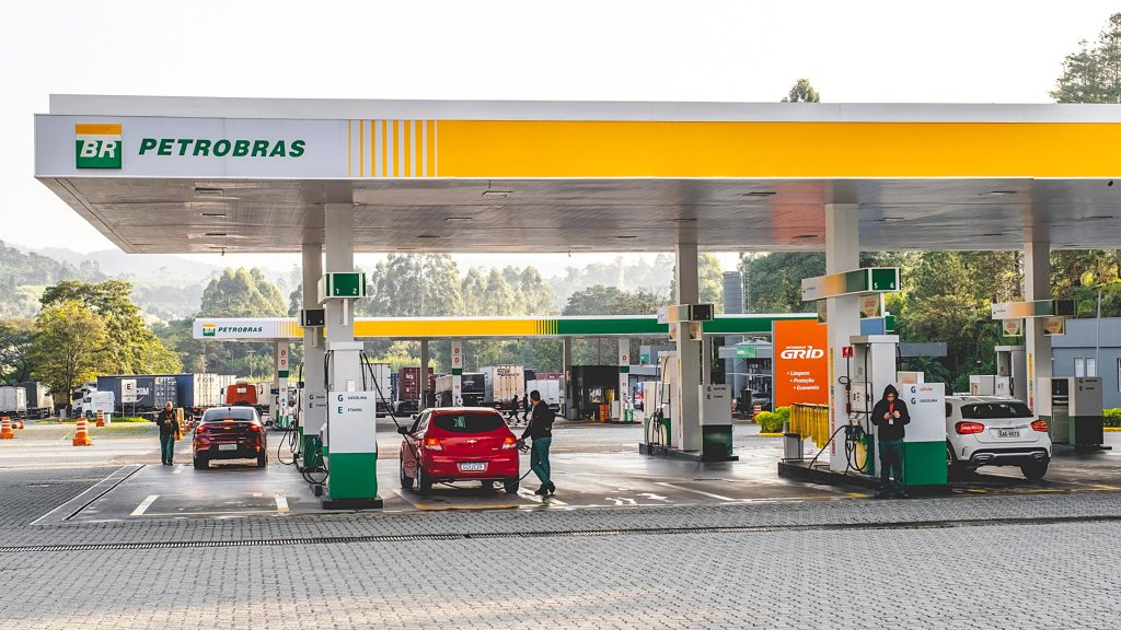 gasolina-cai-quase-5%-de-preco-apos-reducao-da-petrobras