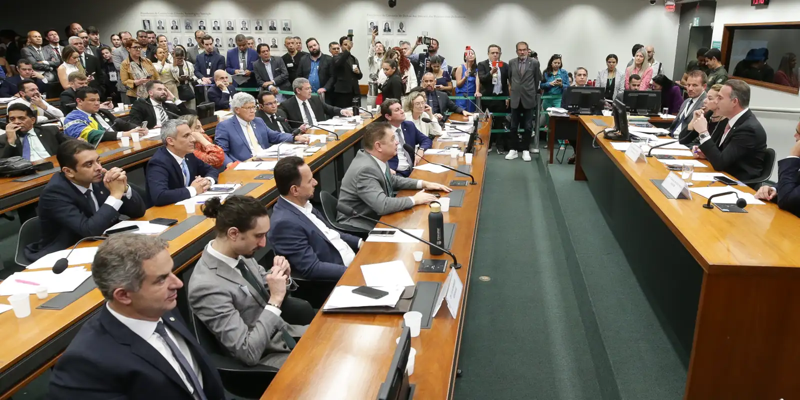 conselho-de-etica-arquiva-representacao-contra-eduardo-bolsonaro conselho-de-etica-arquiva-representacao-contra-eduardo-bolsonaro