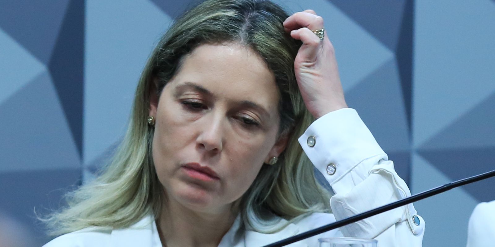 mulher-de-ex-procurador-geral-do-inss-fica-em-silencio-na-cpmi mulher-de-ex-procurador-geral-do-inss-fica-em-silencio-na-cpmi