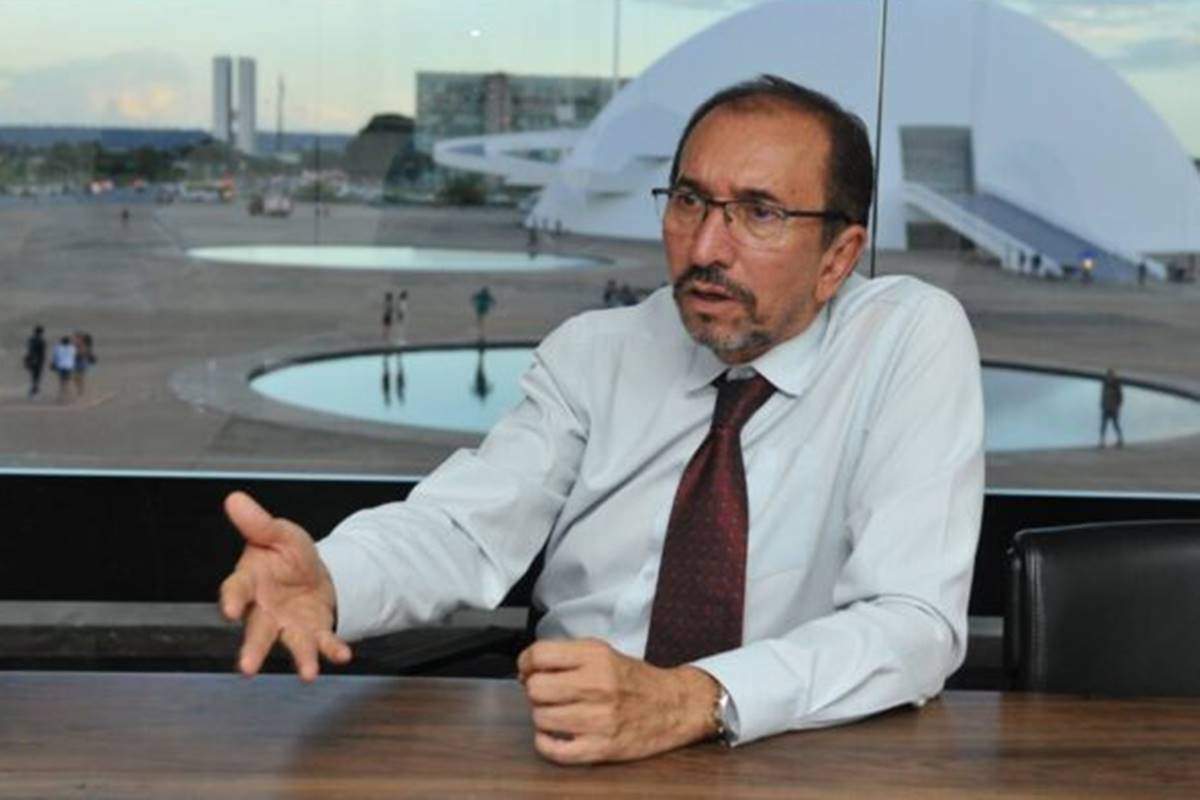 apos-sancao-de-lei-em-memoria-a-vitimas-do-comunismo,-secretario-pede-demissao apos-sancao-de-lei-em-memoria-a-vitimas-do-comunismo,-secretario-pede-demissao