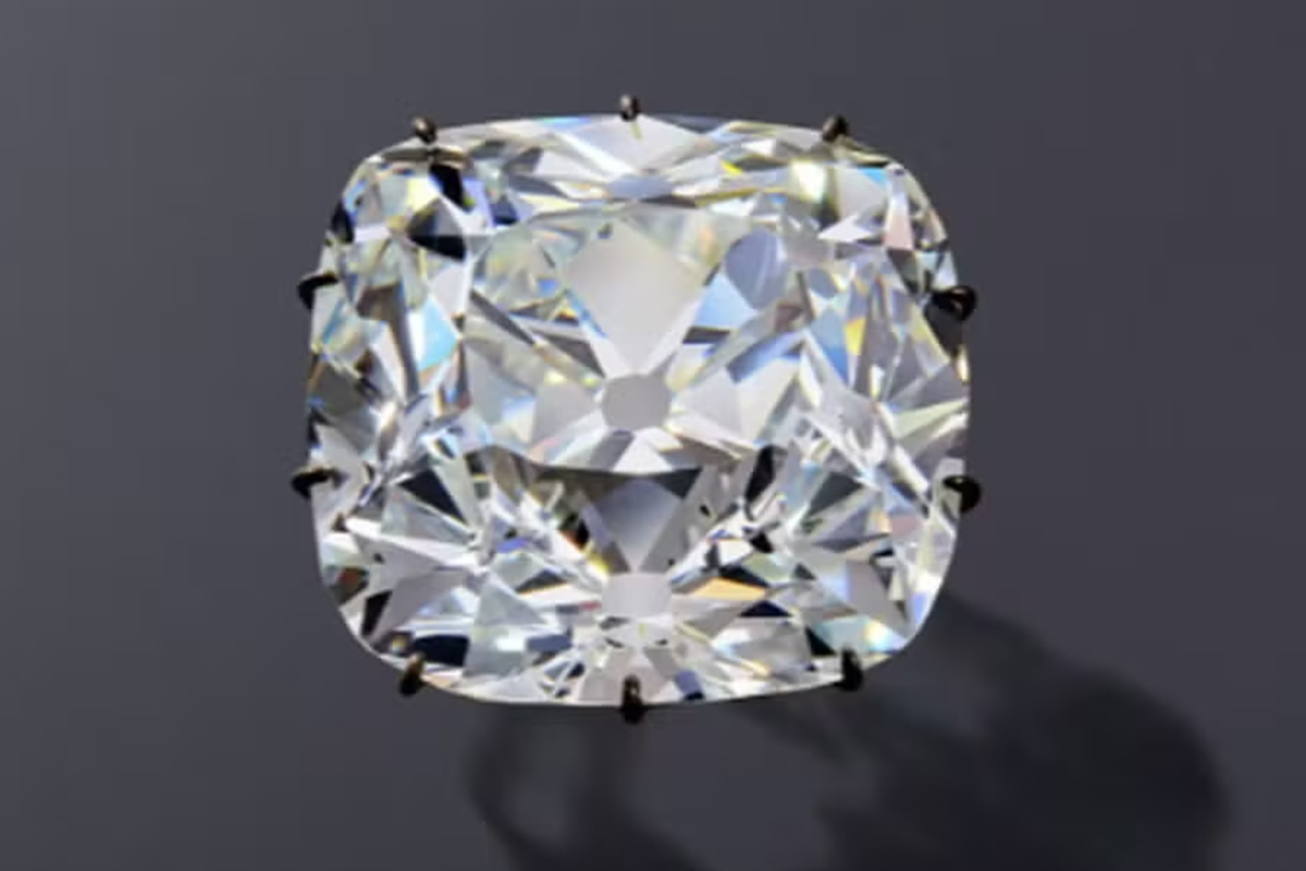 o-diamante-“amaldicoado”-que-foi-deixado-de-lado-no-assalto-ao-louvre o-diamante-“amaldicoado”-que-foi-deixado-de-lado-no-assalto-ao-louvre