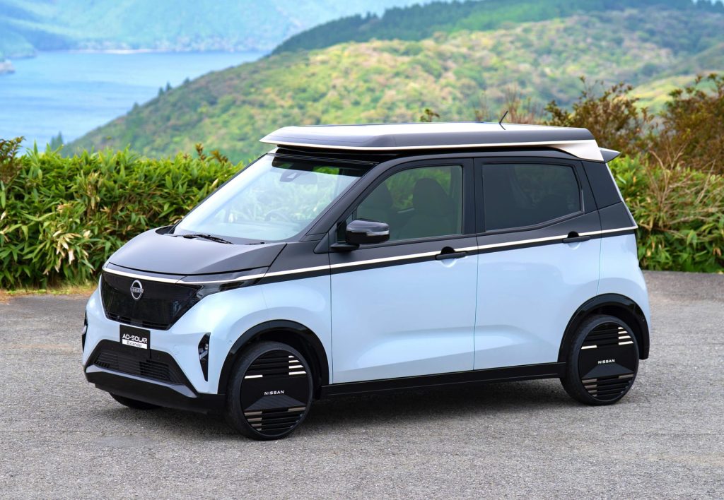 nissan-sakura-ganha-painel-solar-que-garante-ate-3.000-km-gratis-por-ano