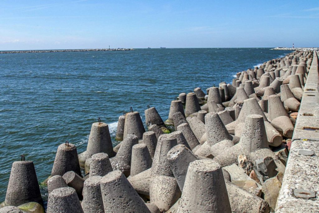 indonesia-construira-grande-muralha-maritima-para-combater-enchentes