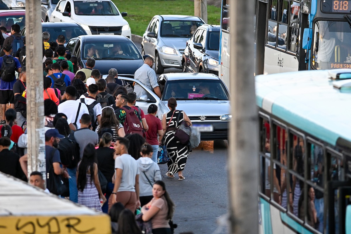 transporte-precario-impulsiona-“rede-social”-da-pirataria-no-entorno transporte-precario-impulsiona-“rede-social”-da-pirataria-no-entorno