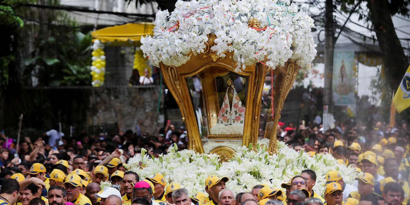 procissao-do-recirio-reune-milhares-de-fieis-em-belem procissao-do-recirio-reune-milhares-de-fieis-em-belem