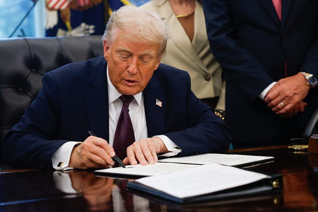 trump-reconhece-que-nao-podera-concorrer-ao-3o-mandato:-“e-uma-pena”