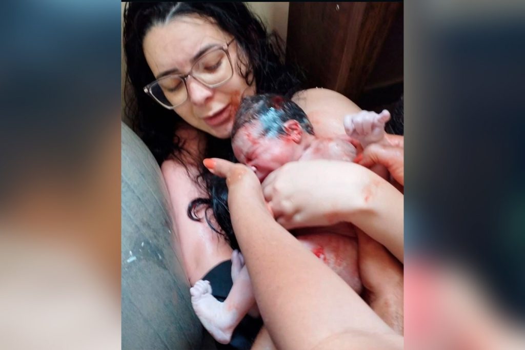 cabo-do-exercito-faz-parto-da-propria-filha-em-casa:-“um-milagre”