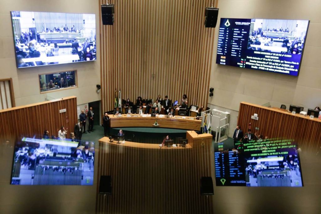 esquerda-x-direita:-clima-esquenta-no-df-em-debate-sobre-mortes-no-rj