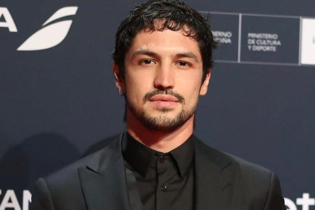 gabriel-leone-destaca-critica-velada-em-o-agente-secreto