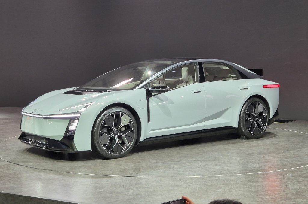 salao-de-toquio:-novo-corolla,-‘sentra’-eletrico-e-outras-atracoes