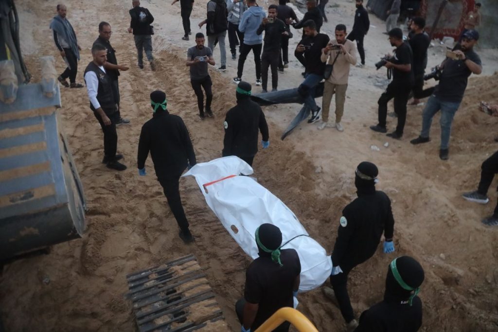 israel-diz-que-tres-corpos-recebidos-de-gaza-nao-sao-de-refens-mortos