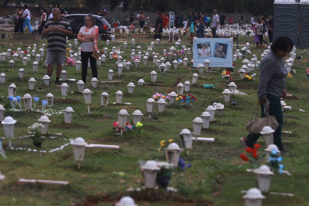 apos-polemica-sobre-covas-soterradas,-cemiterio-fara-recadastramento
