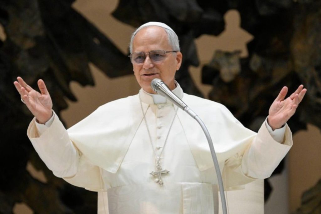 leao-xiv-decreta-que-so-jesus-e-salvador-e-veta-maria-“corredentora”