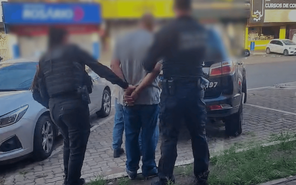 dupla-que-invadiu-mansao-e-levou-r$400-mil-em-relogios-e-joias-e-presa