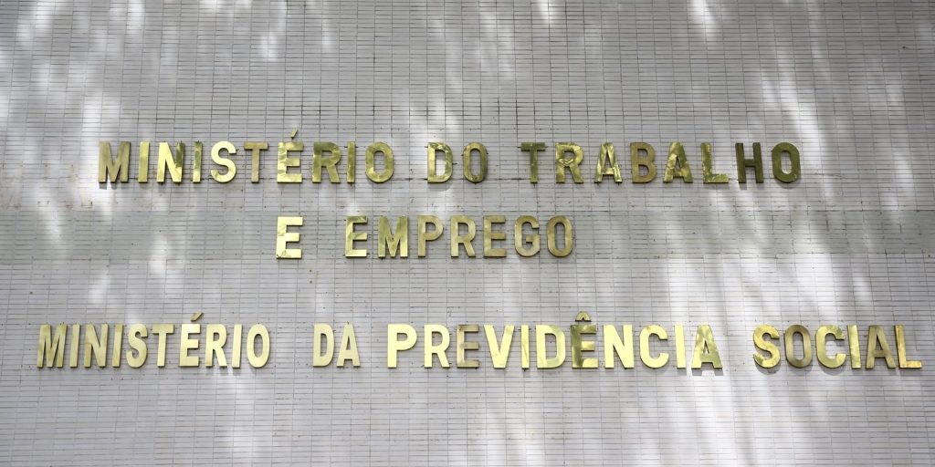 prazo-para-contestar-descontos-indevidos-do-inss-​termina-dia-14