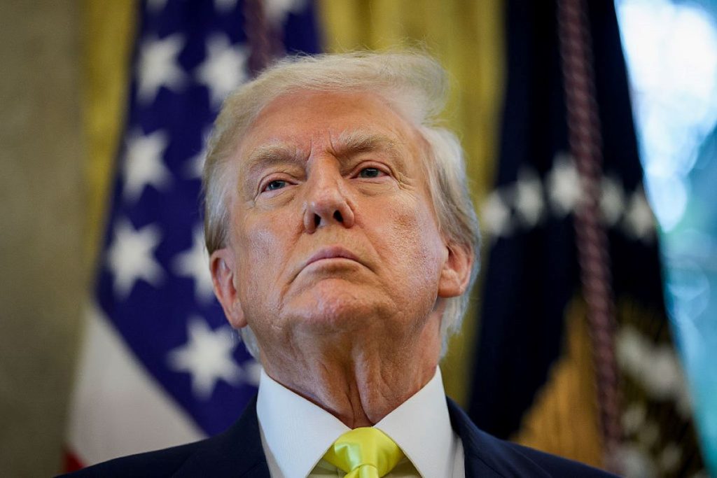 eua:-trump-anuncia-acordo-para-reduzir-preco-de-canetas-emagrecedoras