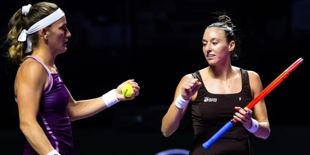 stefani-e-babos-perdem-na-decisao-e-ficam-com-o-vice-no-wta-finals