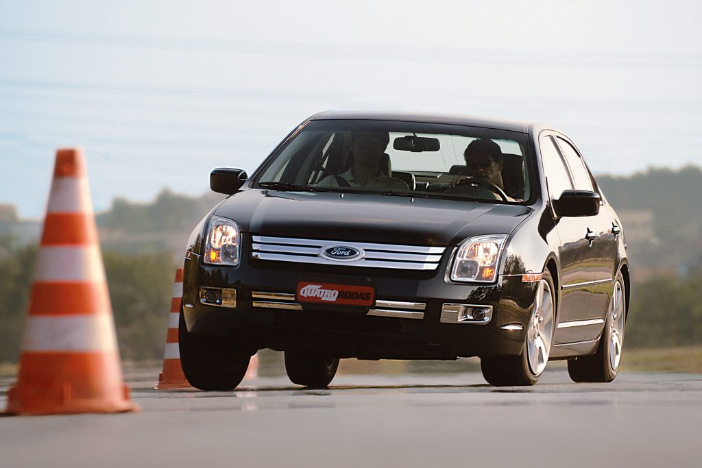 ford-fusion-de-primeira-geracao-e-usado-luxuoso-com-preco-de-1.0-basico