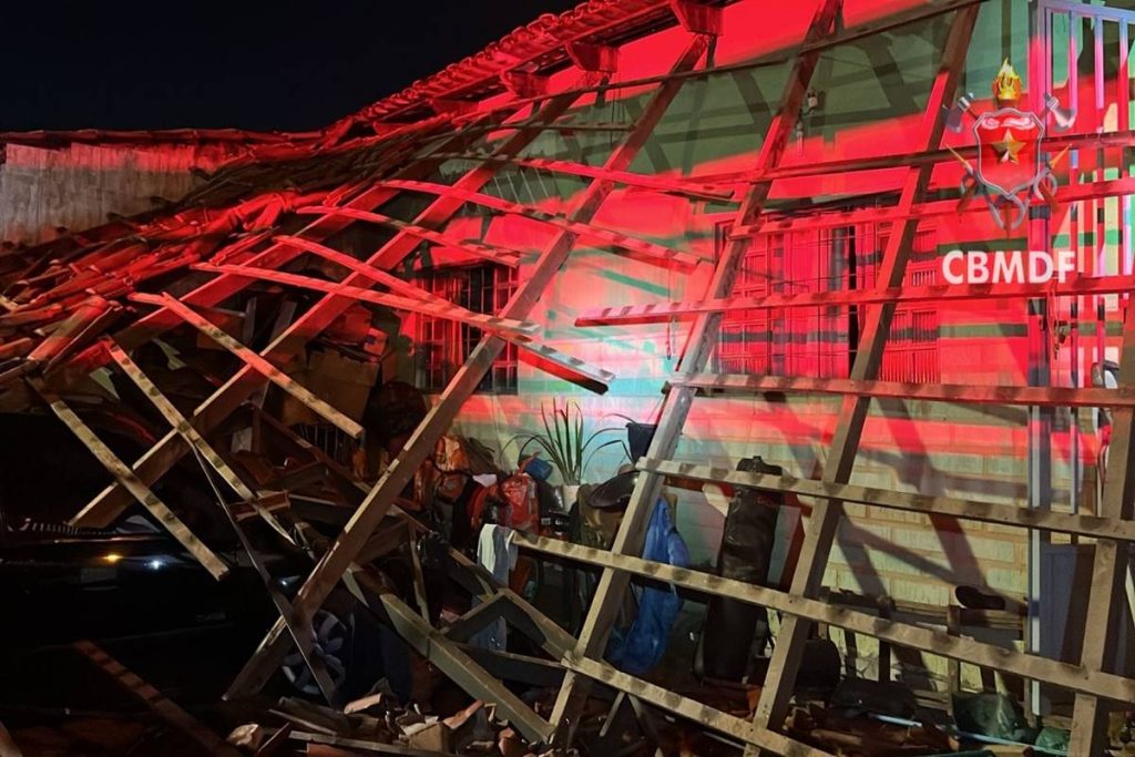 telhado-de-casa-desaba-sobre-garagem-apos-chuvas-no-df