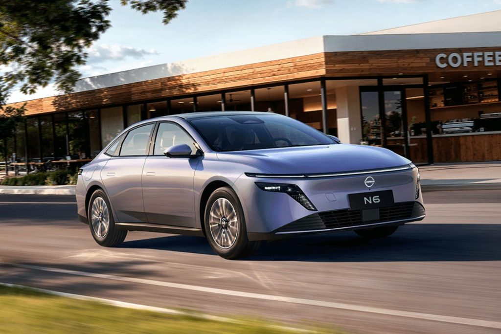 nissan-n6-hibrido-plug-in-faz-23-km/l,-e-maior-que-o-sentra-e-custa-r$-75.000-na-china