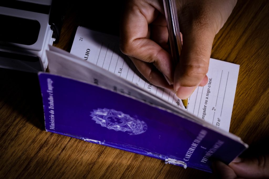 df-tem-630-vagas-nesta-quarta-feira-(10/12).-salarios-chegam-a-r$-3-mil